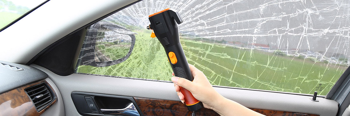 Dynamo Rechargeable Car Emergency LED Flashlight with Safety Hammer and Belt Cutter TL911